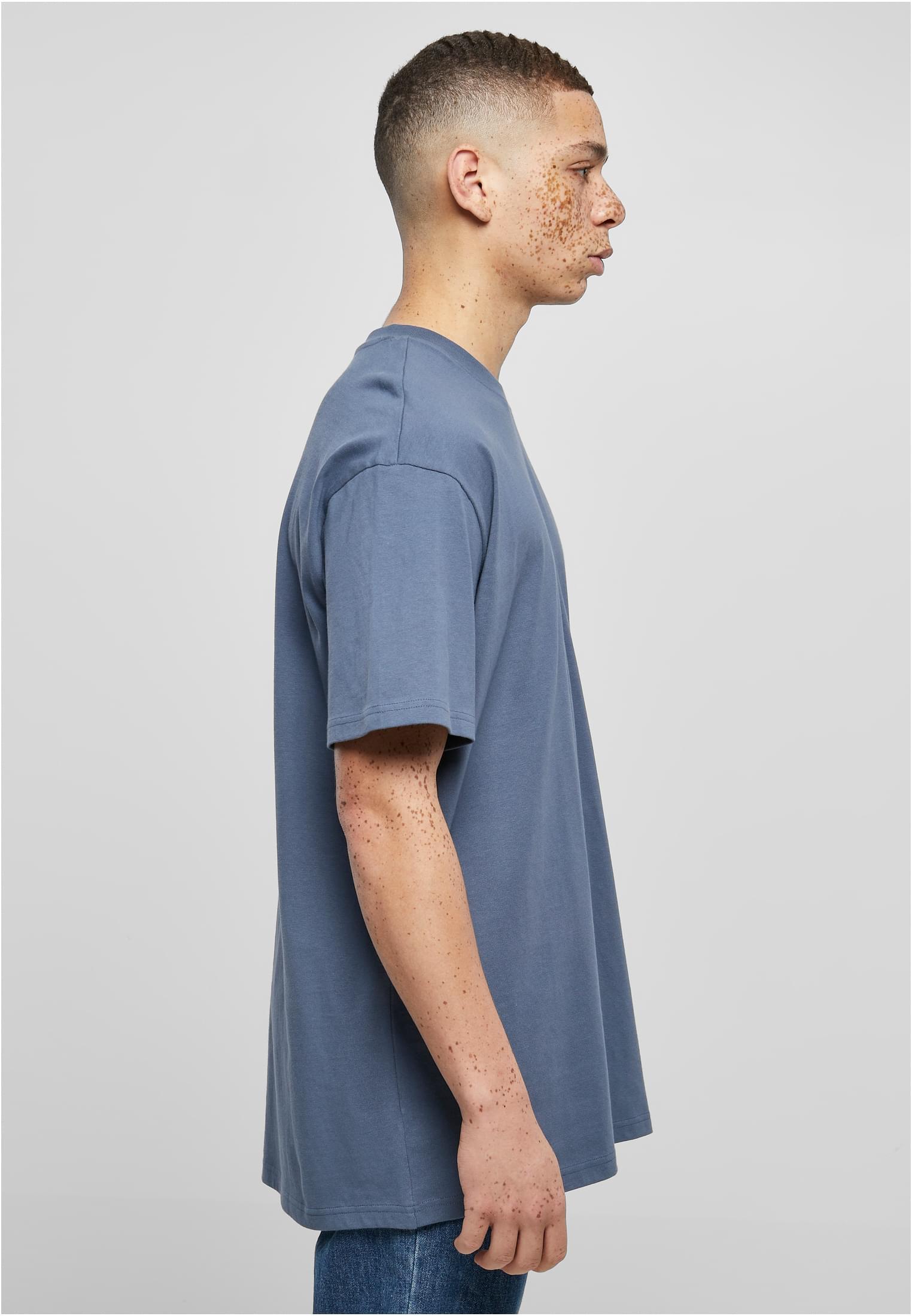 Build Your Brand Heavy Oversized T-Shirt – Vintage Blue – on model 4
